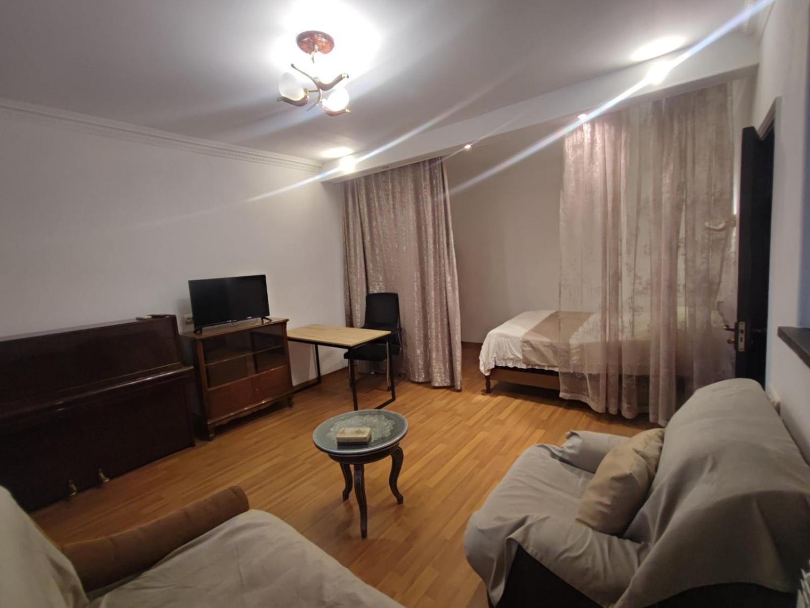 Apartments On Sayat-Nova 14 Yerevan Bagian luar foto