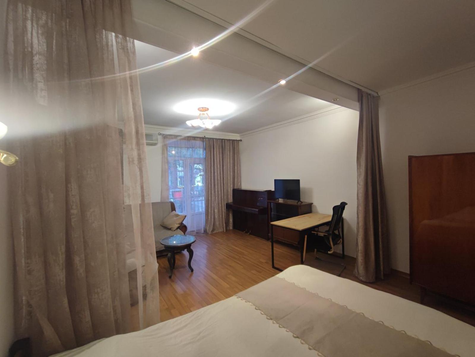 Apartments On Sayat-Nova 14 Yerevan Bagian luar foto