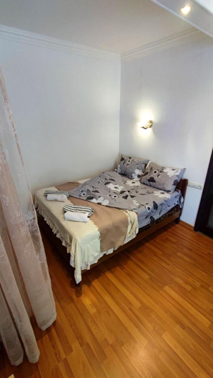 Apartments On Sayat-Nova 14 Yerevan Bagian luar foto